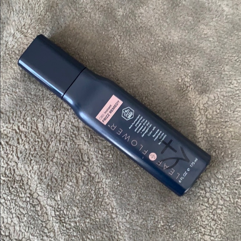 Leaf Flower Instant Frizz Remedy